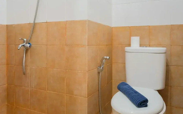 Cozy Studio Green Pramuka Apartment next to Mall