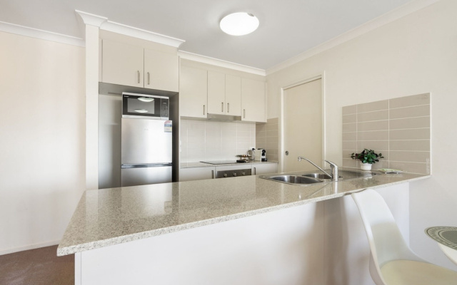 Relaxed 2br, 2bth Apartment With Balcony & Parking