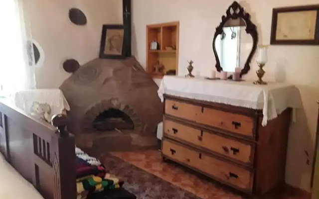 Ecoartejeda CAVE HOUSE