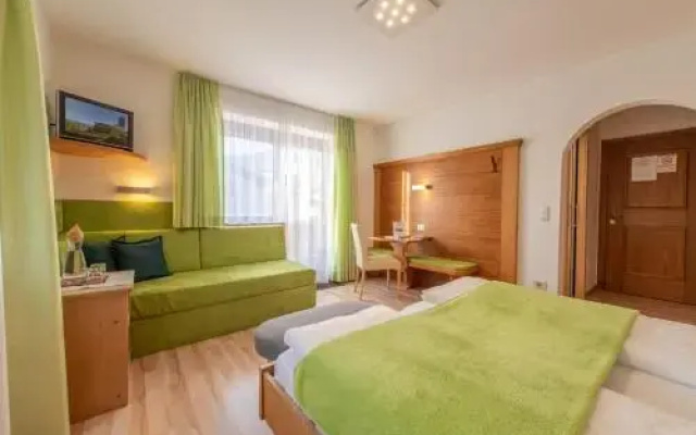 Garni Appartements Almrausch