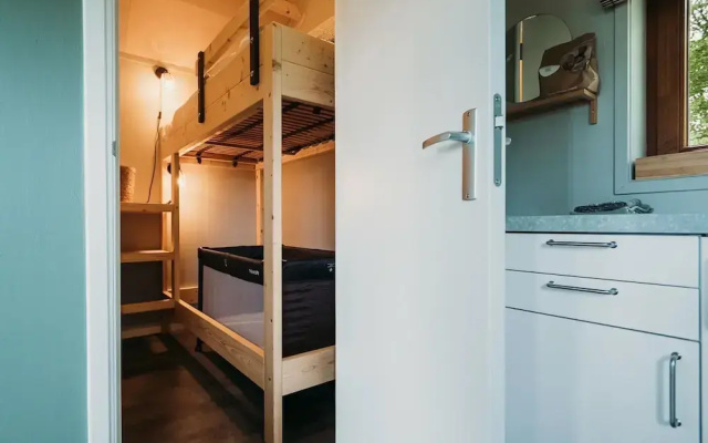 Atmospheric Lodge With Unobstructed View, Located in Beautiful Drenthe