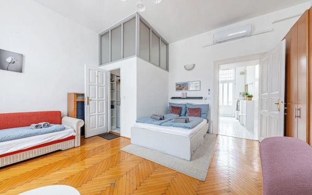 Urban Charm Studio
