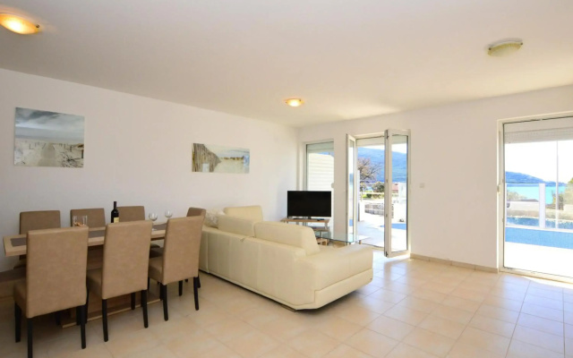 TOP-APARTMENT MONTENEGRO, with private Pool!