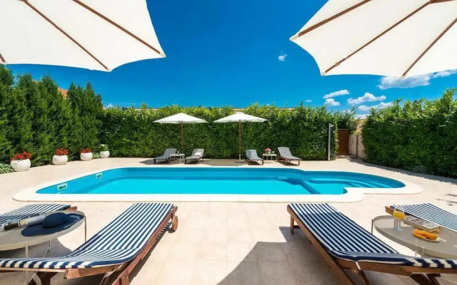 Villa Tina