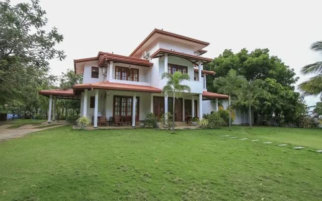OYO 389 Bay Beach Hotel