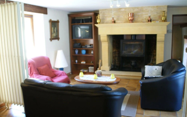 Cozy Holiday Home in Villefranche-du-Perigord with TV