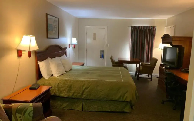 Merrimac Inn & Suites