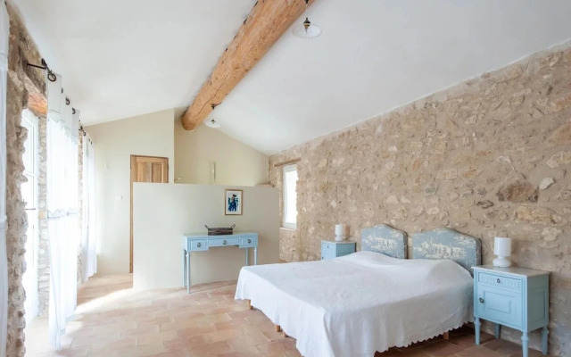 Villa in Saignon With Pool and Scenic Views