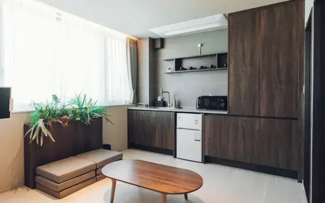 Monthliv Gwangjang Market Hotel Stay