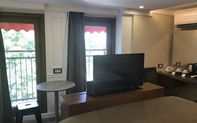 Old Port Hotel Suit