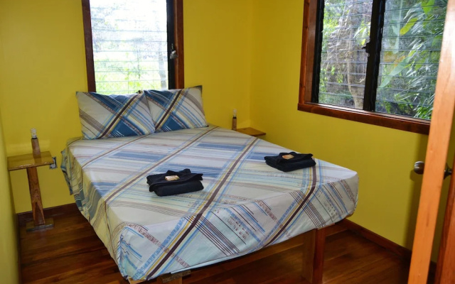 Private 2-bedroom Jungle Cabin in Tropical Garden, San Ignacio