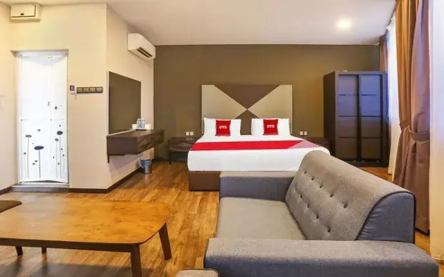 OYO 90474 Skycity Motel