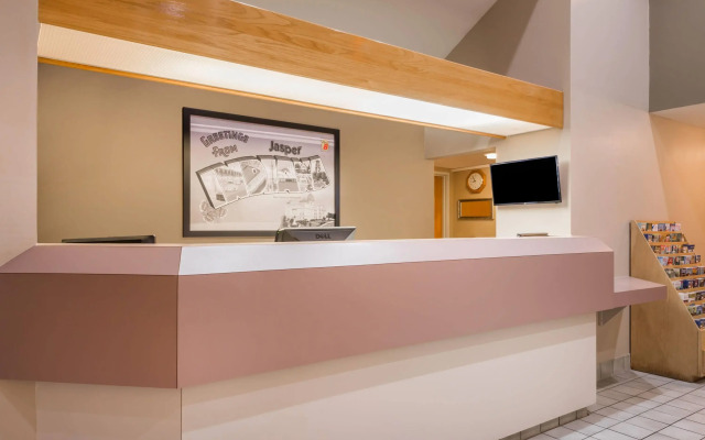Super 8 by Wyndham Jasper