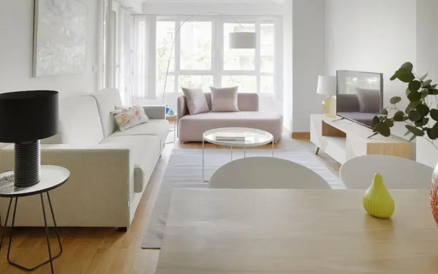 Playa de Ondarreta Apartment by FeelFree Rentals