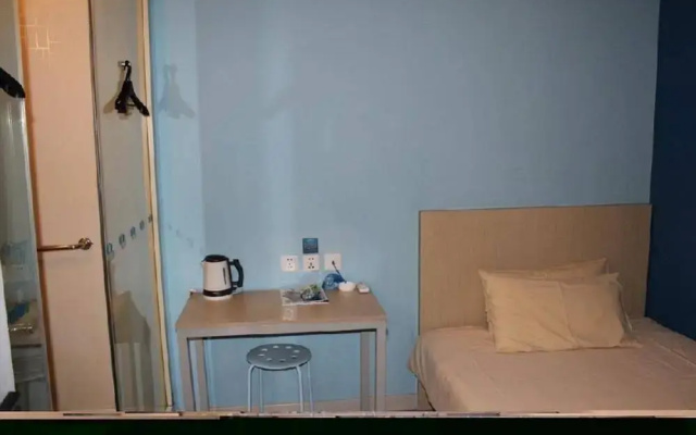 Baishi Express Yantai South Street Hotel