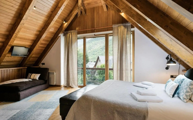 Luderna - Casa con jardín Montcorbison