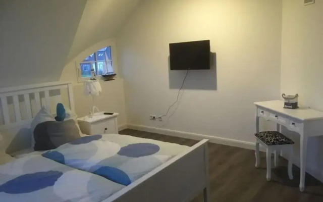 "baltic Sea Breeze" Modern Retreat