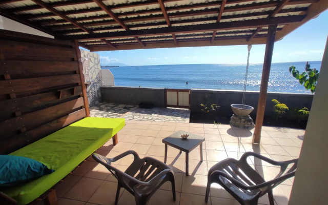 Tahiti - Taharaa Beach Bungalow