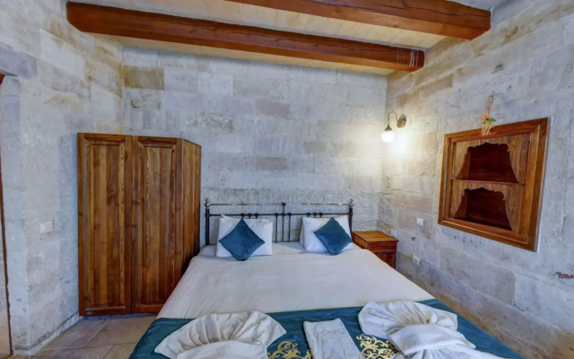 Elegance Cave Suites