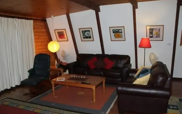 Green Leaves Cabin