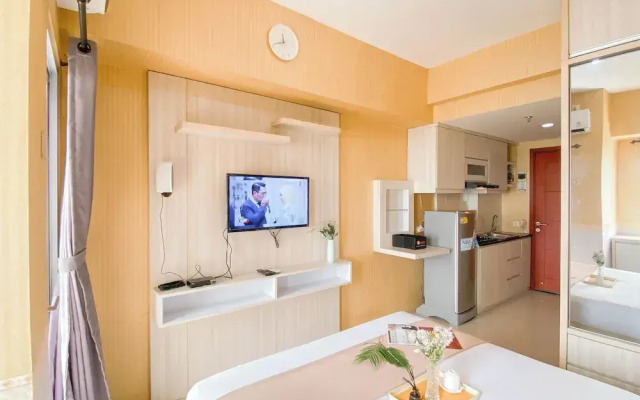 Relaxing Studio at Tamansari Mahogany Karawang Apartment