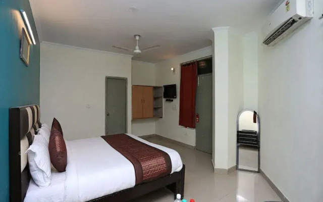 OYO 14746 Delhi Residency