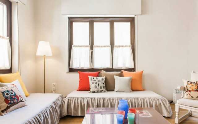 Отель Art House for 8 Under the Acropolis Греция, Афины - отзывы, цены и фото номеров - забронировать отель Art House for 8 Under the Acropolis онлайн вид на фасад