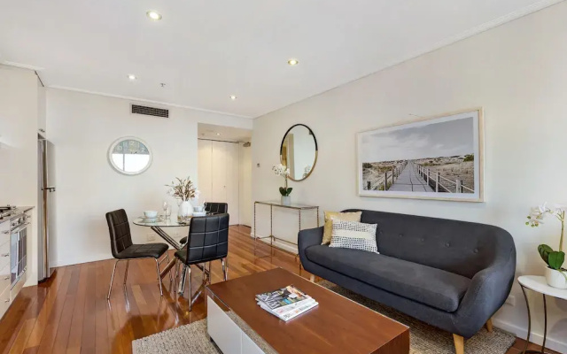 Sydney Cbd Self Contained Modern Studio Apartment
