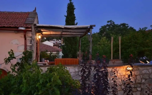 Traditional Stone House In Vamos