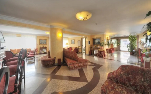 Aurora Garden Hotel