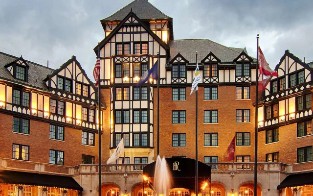 Hotel Roanoke & Conference Ctr, Curio Collection by Hilton