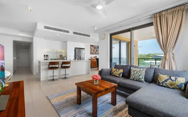 Zen Paradiso Harbour View Pool Balcony