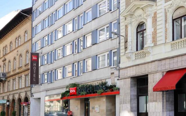 Отель ibis Budapest City вид на фасад