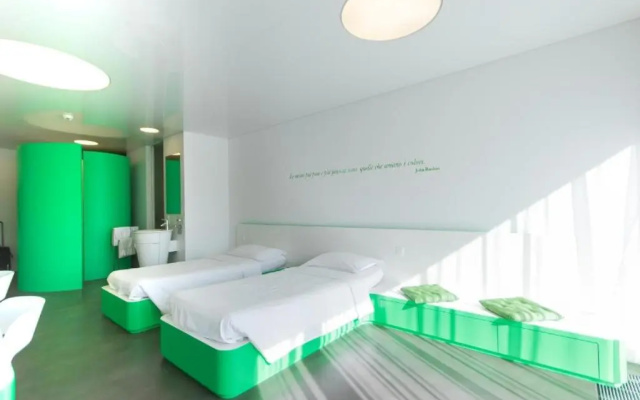 Chromotel