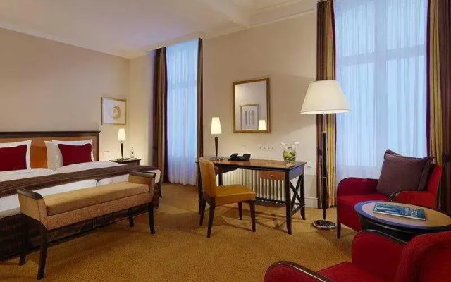 Le Meridien Dom Koln