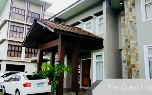 The Guest House Laoag