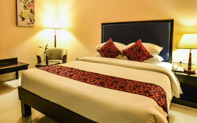 Almond Hotel Sothearos