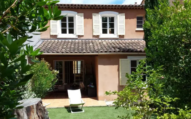 Rue des Oliviers with Swimming Pool