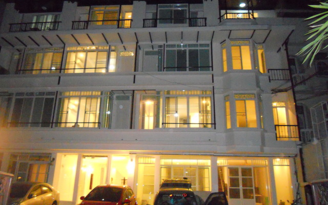 Ratchada-Sutthisan Hotel And Longstay Бангкок вид на фасад