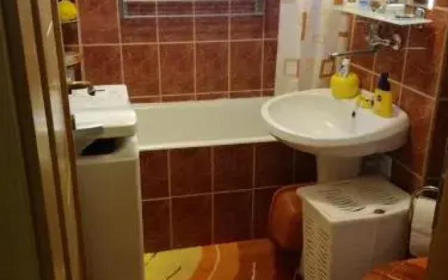 Green Apartment