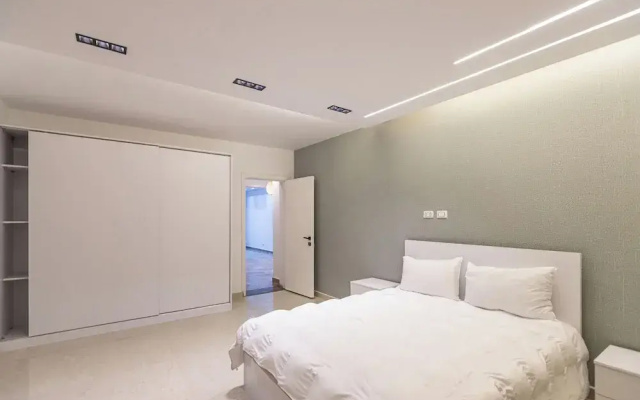 Host Prime Paradise Villa At Rehab City