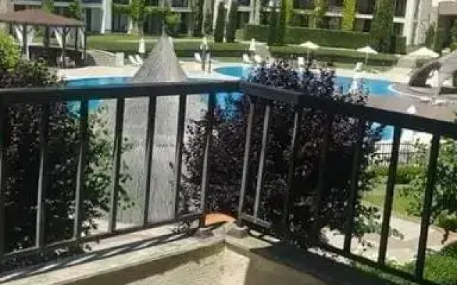 Green Life Pool View Studio