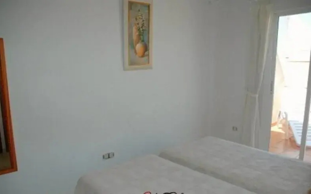 One-bedroom flat 200m from the beach