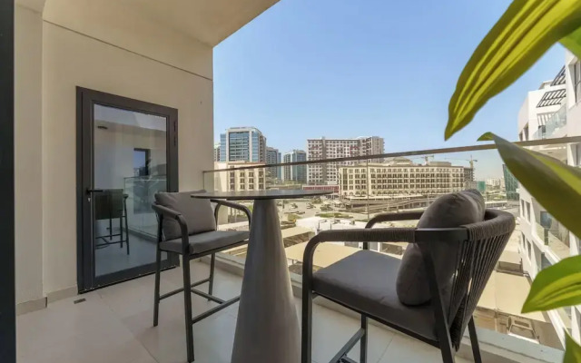 Maison Privee - Tranquil Escape w/ Balcony and High-End Facilities