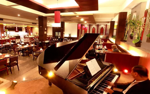 Отель Ambassador Bangkok Hotel