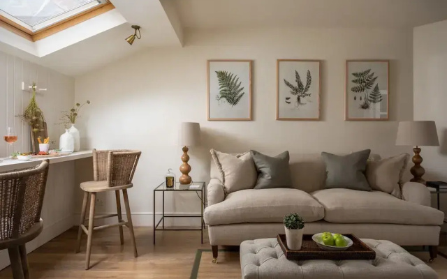 Charming Mews House in Historic Winchester