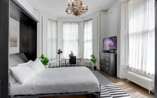Large Studio Apartment Central London