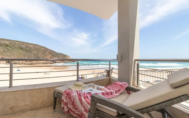 Charming Room With a sea View