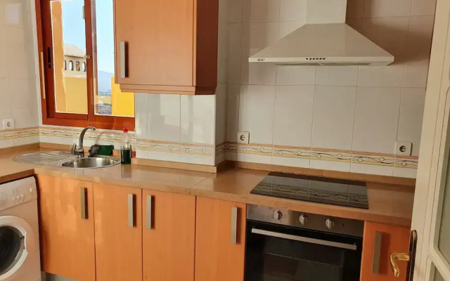 3 Bed Penthouse - Sleeps 8 - Pool - Sea View