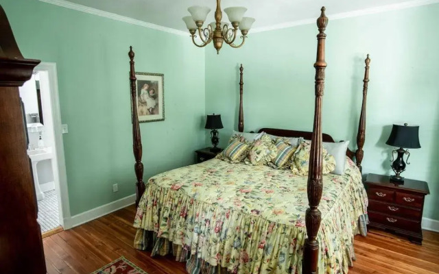 Valparaiso Inn Bed & Breakfast